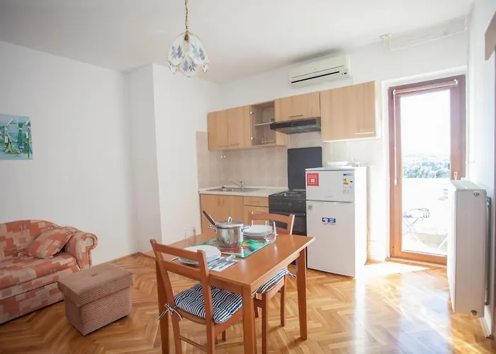 Apartments And Room Agata