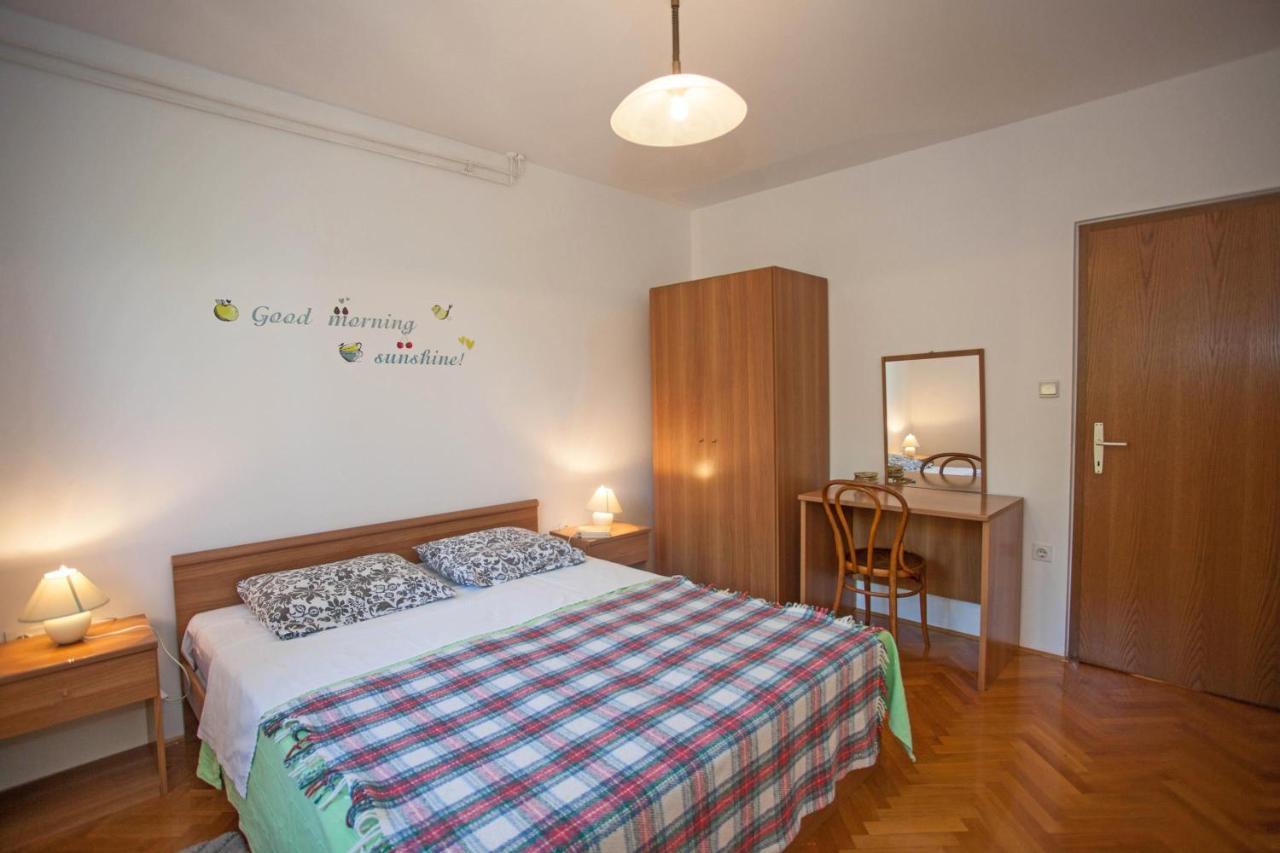 Apartment And Agata