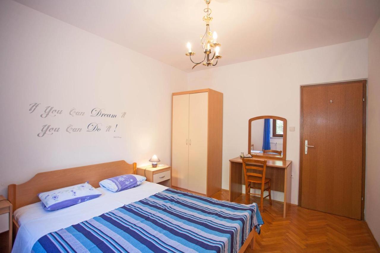 Apartment And Agata